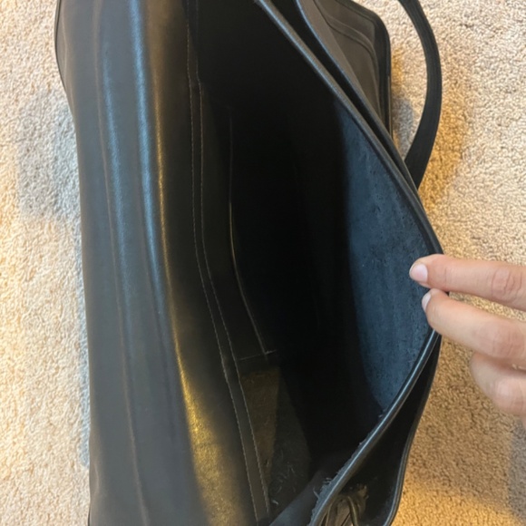 VINTAGE COACH Metropolitan Briefcase Size: 15" (L) x 10" (H) x 3" - Picture 9 of 9